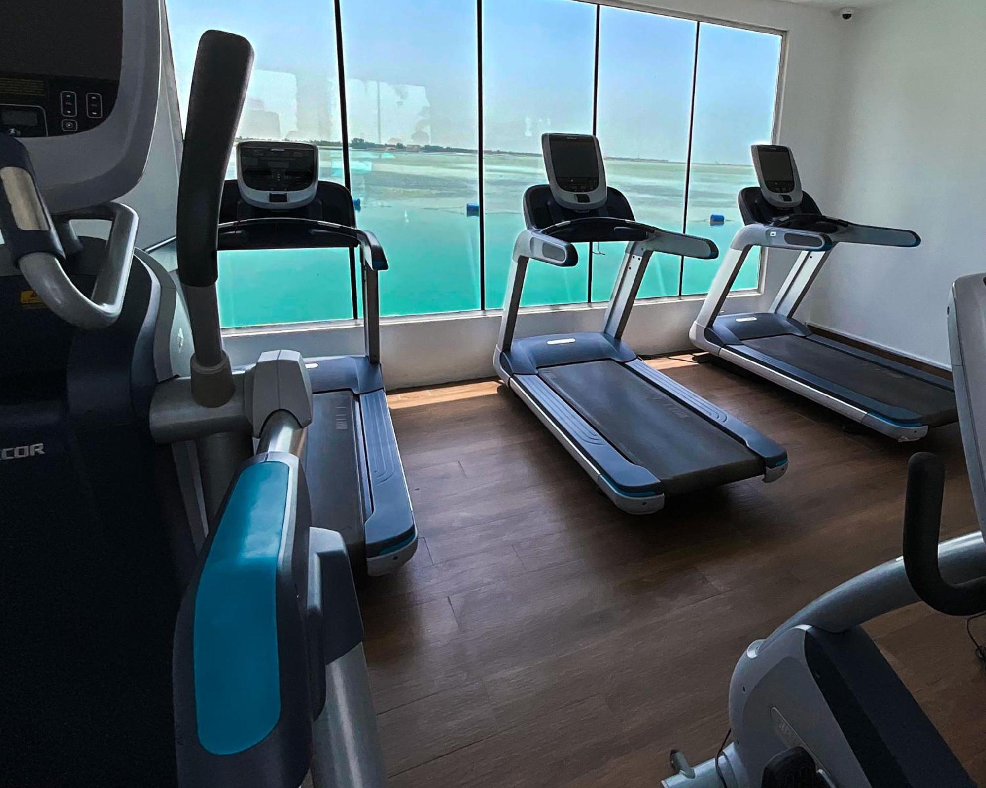 Lagoona Beach Luxury Resort And Spa Al Manamah Esterno foto The gym at the hotel